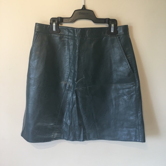 Zara basic size medium army green leather skirt. - Picture 2 of 9